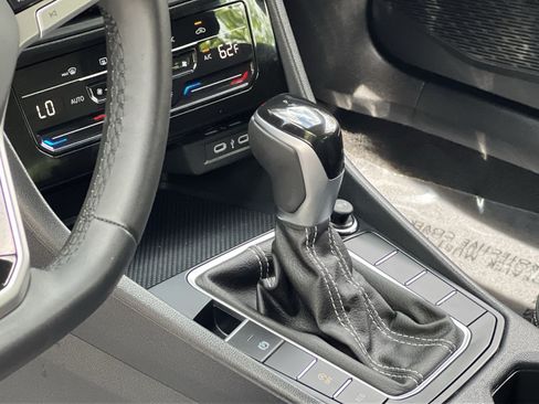 Used 2025 Volkswagen Jetta S FWD image 27