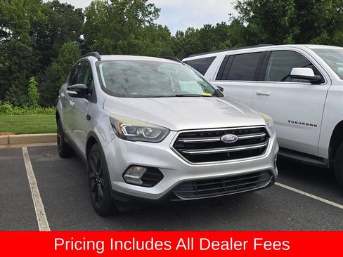 Used 2017 Ford Escape Titanium FWD image 1