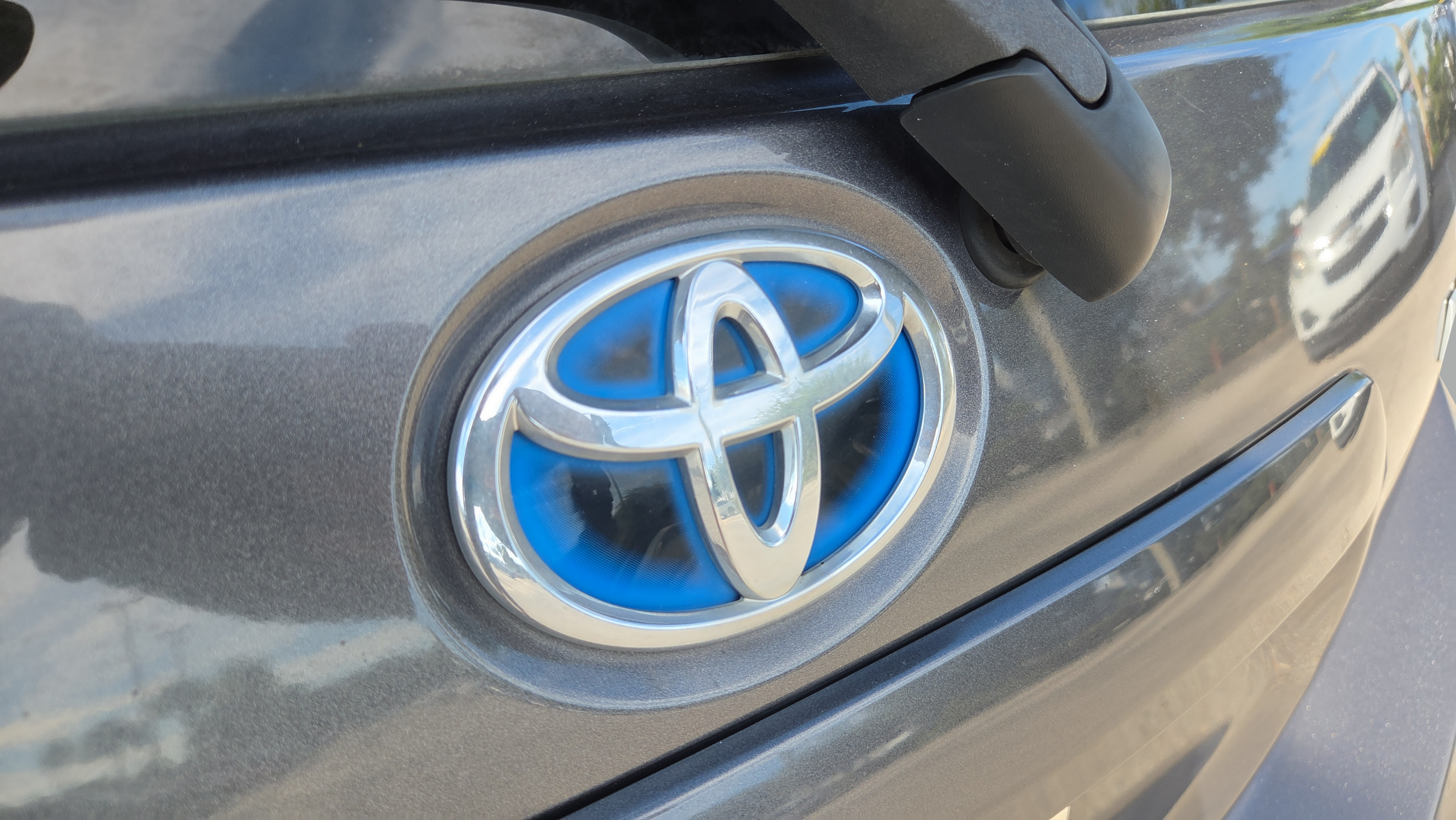 Used 2018 Toyota Prius C One FWD image 36
