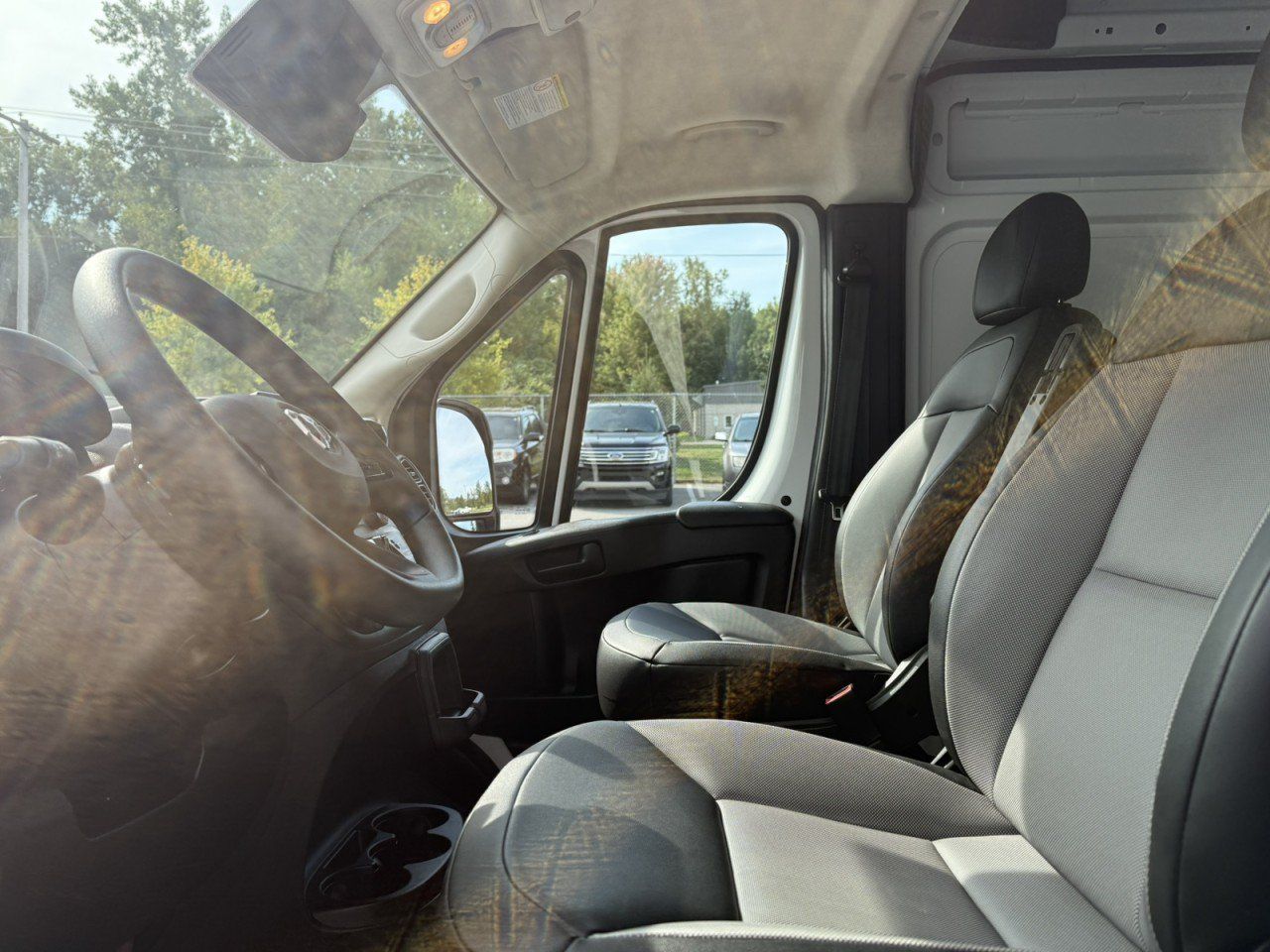 Used 2026 RAM ProMaster 2500 w/ Convenience Group FWD image 15