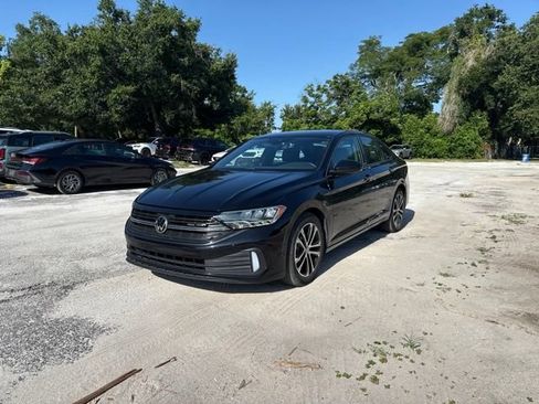 Used 2024 Volkswagen Jetta Sport FWD image 2