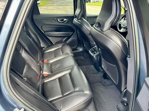 Used 2022 Volvo XC60 B5 Inscription w/ Climate Package image 15