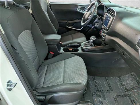 Used 2024 Kia Soul LX w/ Option Group 015 FWD image 25
