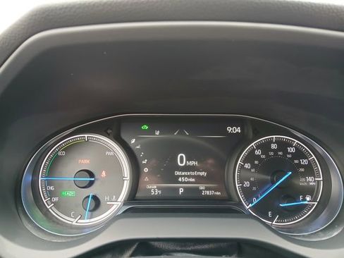 Used 2023 Toyota Venza LE image 21