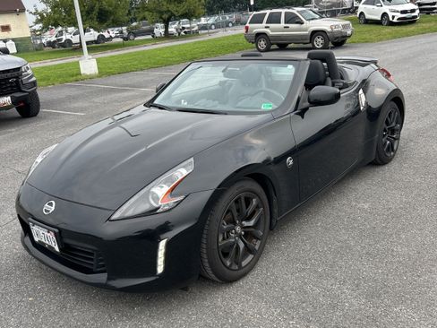 Used 2019 Nissan 370Z Touring RWD image 1