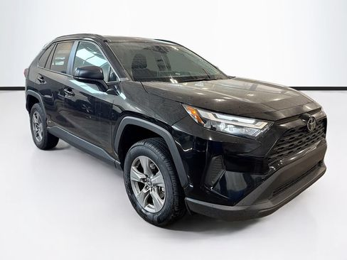 Used 2025 Toyota RAV4 LE AWD/4WD image 3