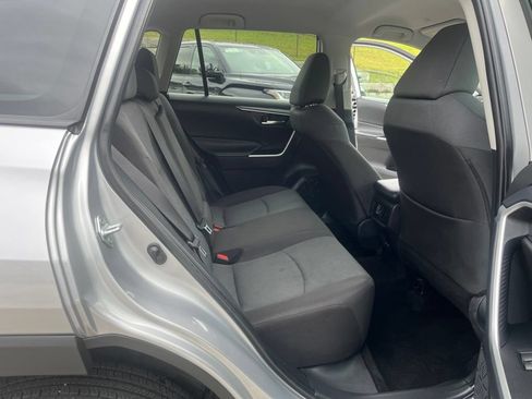 Used 2024 Toyota RAV4 XLE AWD/4WD image 18