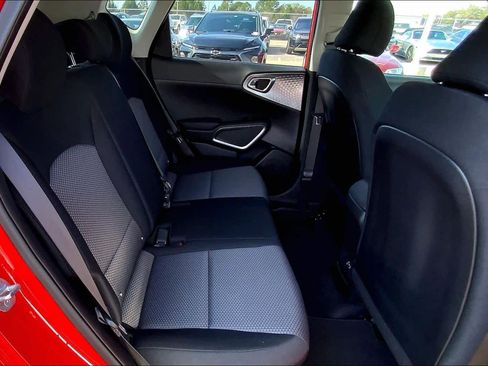 Used 2023 Kia Soul S image 19