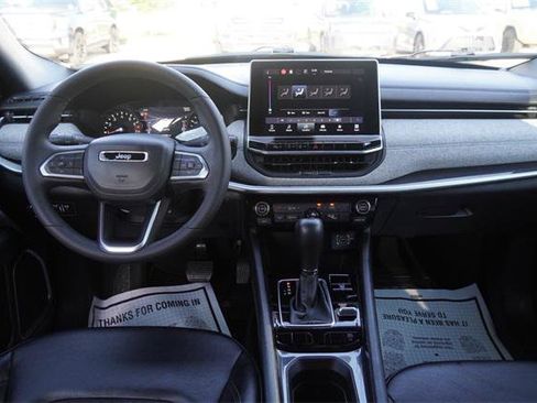 Certified 2023 Jeep Compass Latitude image 13