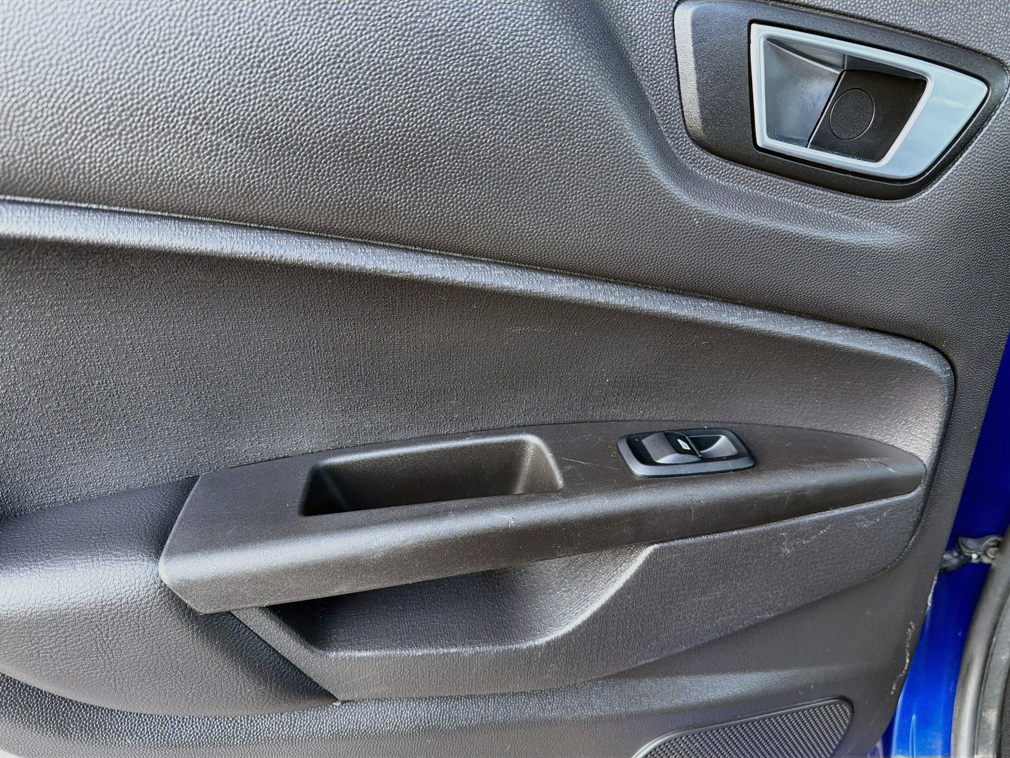 Used 2015 Ford Fiesta Titanium FWD image 26