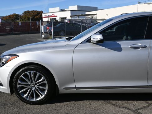 Used 2017 Genesis G80 3.8 RWD image 7