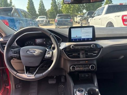 Used 2022 Ford Escape SEL FWD image 11