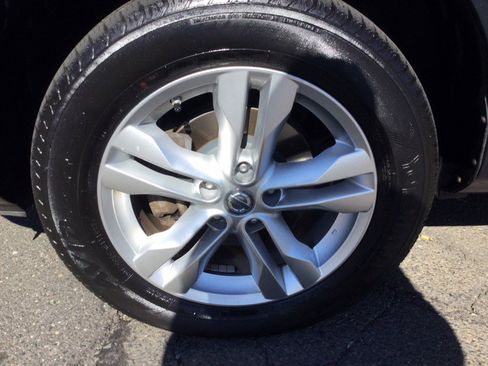 Used 2015 Nissan Rogue S w/ Convenience Package AWD/4WD image 40