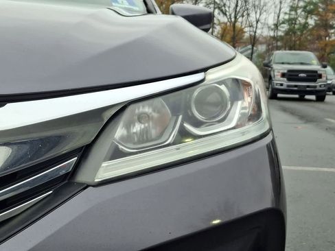 Used 2016 Honda Accord LX image 29