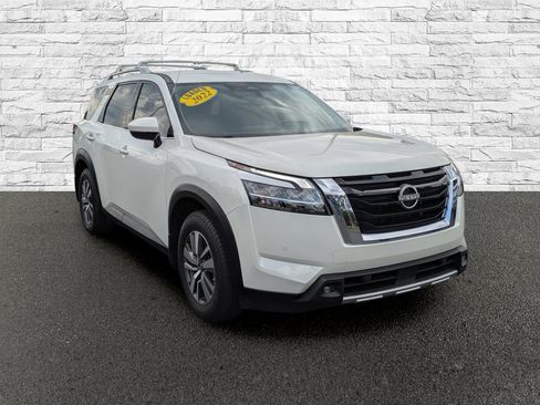 Used 2022 Nissan Pathfinder SL FWD image 4