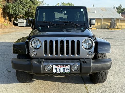 Used 2015 Jeep Wrangler Unlimited Sport AWD/4WD image 12