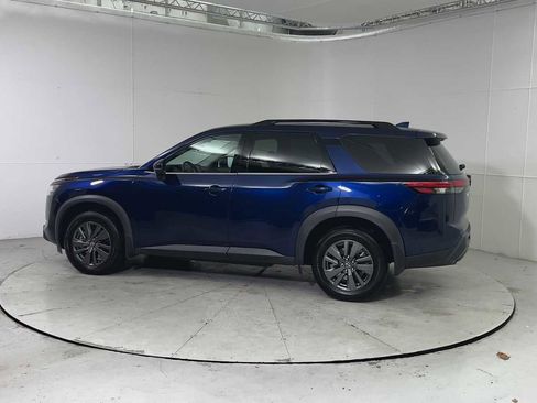 Used 2022 Nissan Pathfinder SV image 4