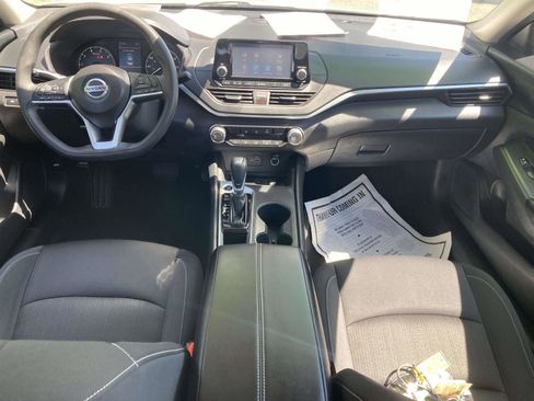 Used 2022 Nissan Altima 2.5 S FWD image 16
