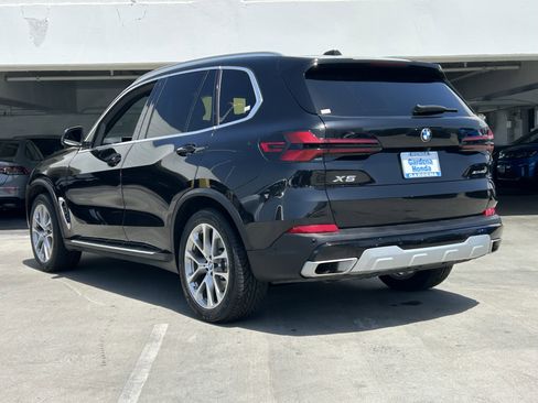 Used 2024 BMW X5 xDrive40i w/ Premium Package AWD/4WD image 4