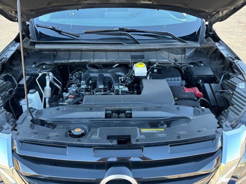 Used 2025 Nissan Pathfinder SV image 34