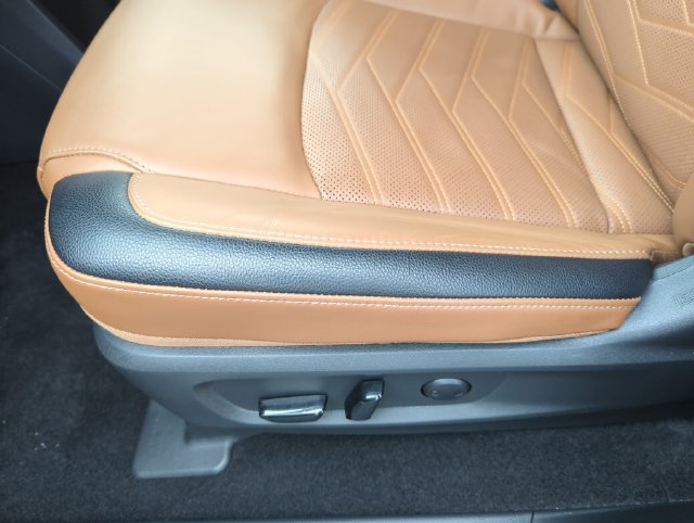 Certified 2025 Nissan Pathfinder Platinum AWD/4WD image 35