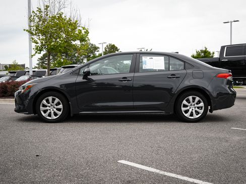 Used 2025 Toyota Corolla LE FWD image 7