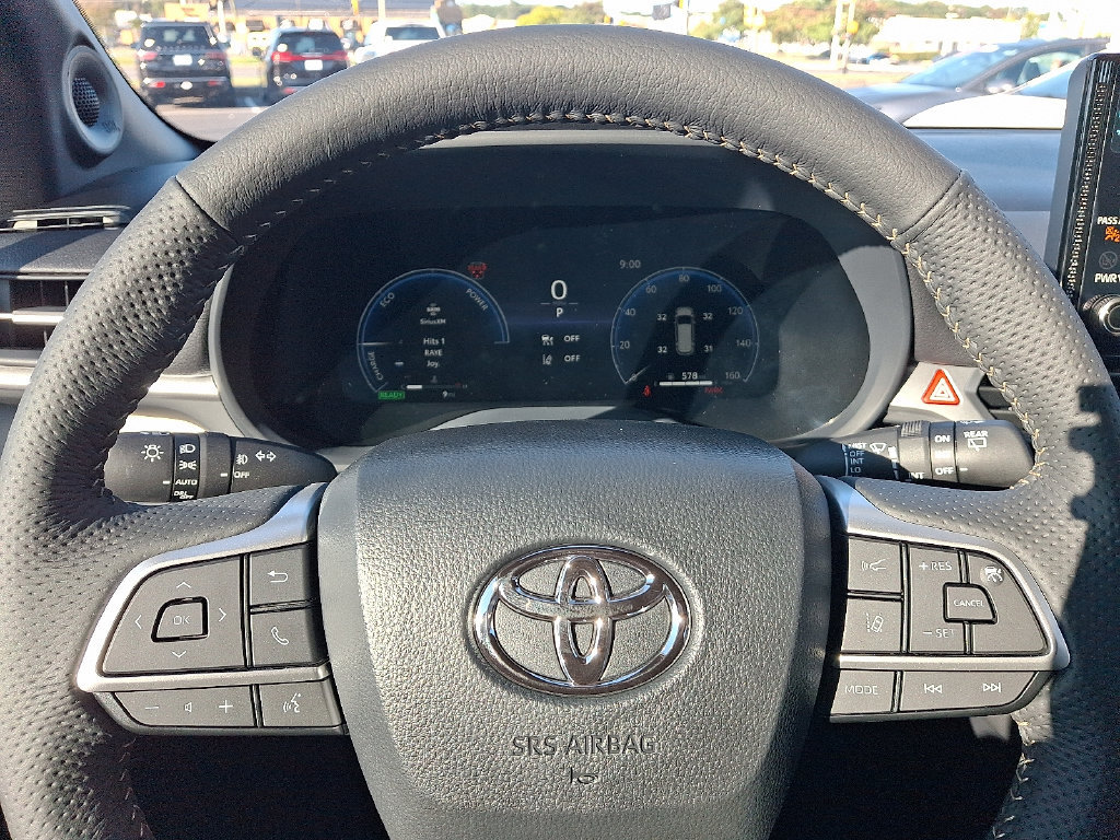 Used 2026 Toyota Sienna Limited FWD image 23