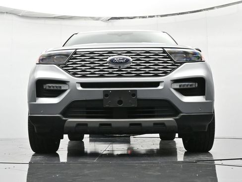 Used 2021 Ford Explorer Platinum w/ Equipment Group 601A AWD/4WD image 47
