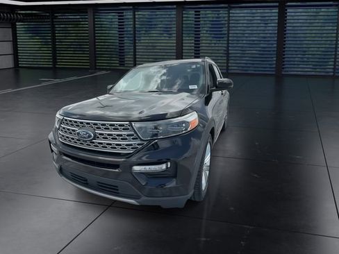 Used 2022 Ford Explorer Limited w/ Equipment Group 301A RWD image 4