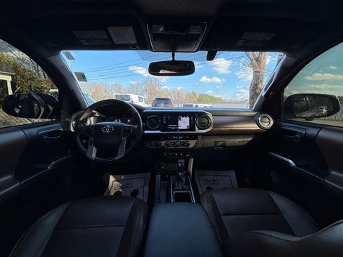Used 2016 Toyota Tacoma Limited w/ Exterior Package image 14