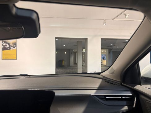 Used 2025 Buick Encore GX Preferred image 34