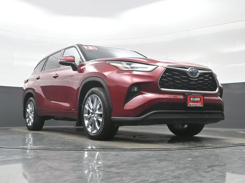 Used 2023 Toyota Highlander Limited image 28