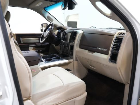 Used 2015 RAM 2500 Laramie w/ Convenience Group image 35