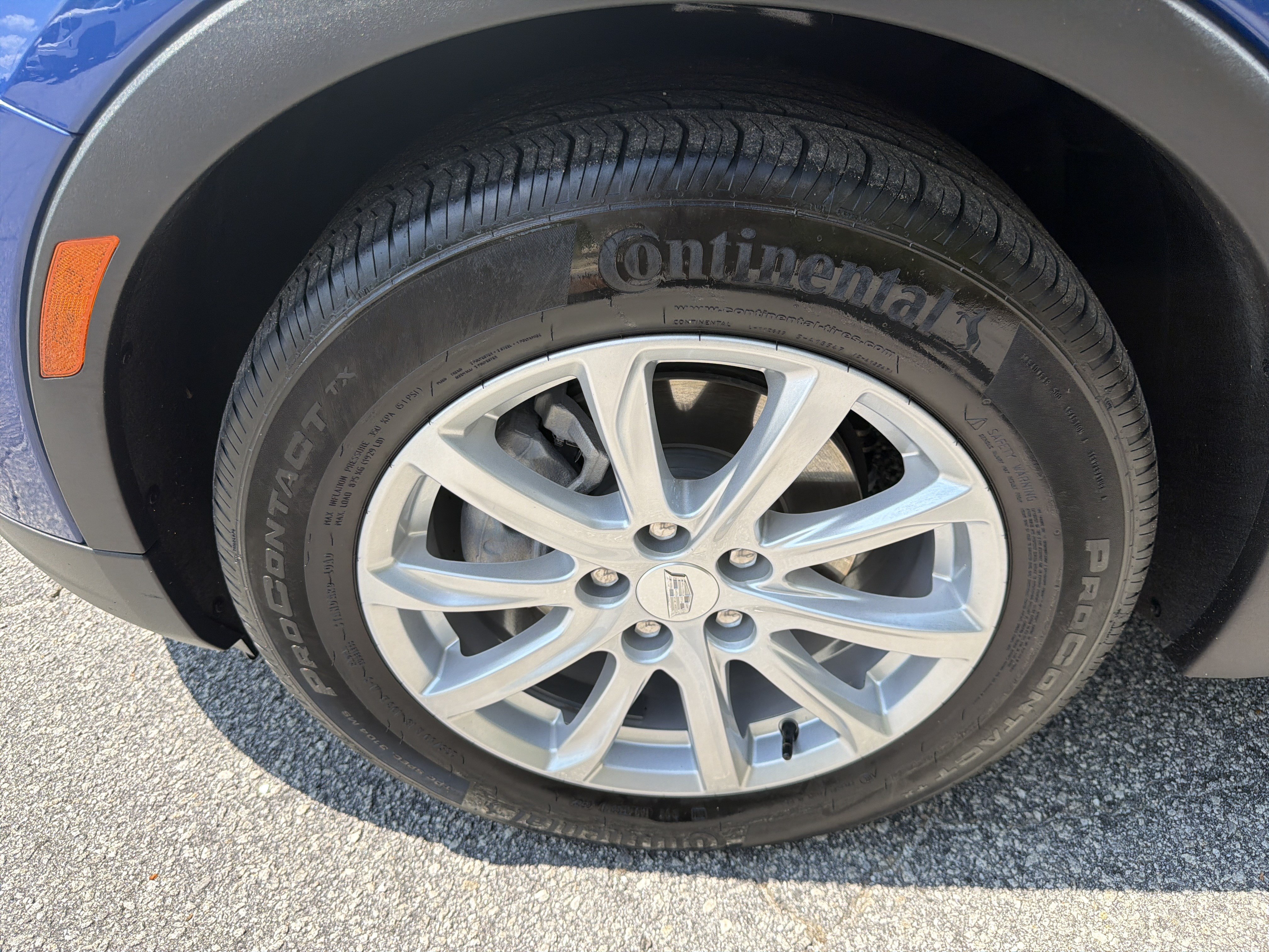 Certified 2023 Cadillac XT4 Luxury w/ Cold Weather Package FWD image 12