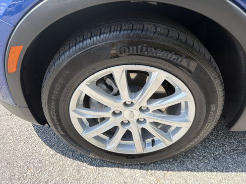 Used 2023 Cadillac XT4 Luxury w/ Cold Weather Package FWD image 12