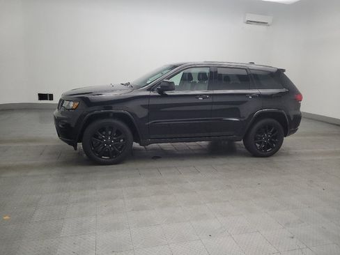 Used 2017 Jeep Grand Cherokee Altitude AWD/4WD image 2