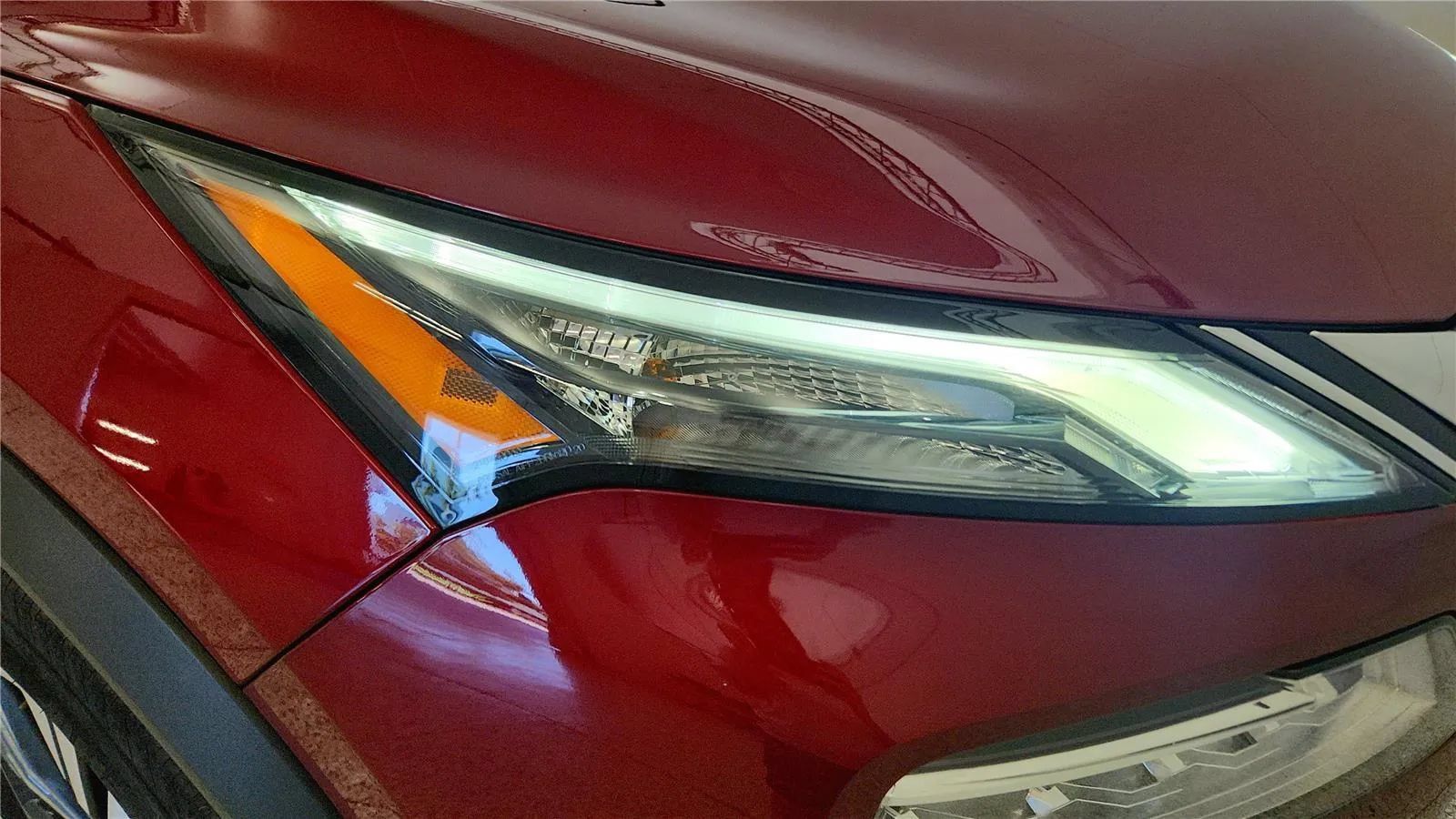 Used 2023 Nissan Rogue SV AWD/4WD image 32