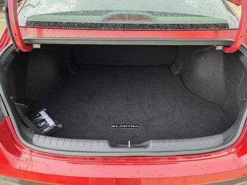 Used 2025 Hyundai Elantra Sport FWD image 18