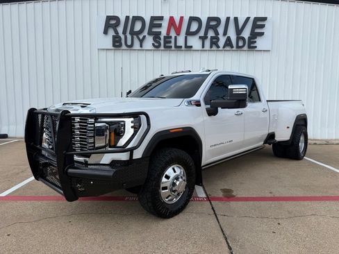 Used 2024 GMC Sierra 3500 Denali w/ Denali Reserve Package AWD/4WD image 1
