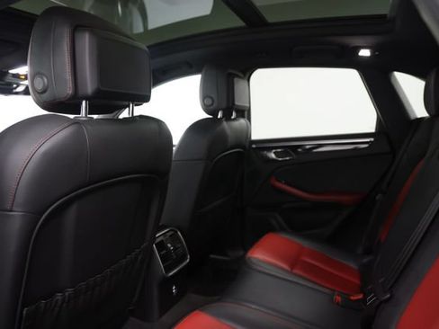 Used 2020 Porsche Macan AWD/4WD image 38
