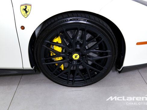 Used 2018 Ferrari 488 Spider RWD image 32