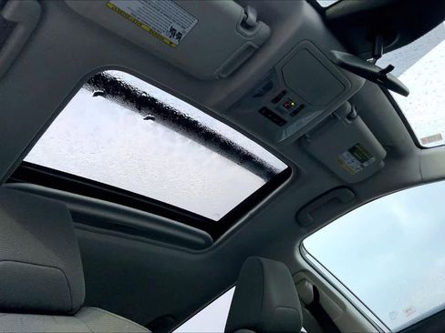 Used 2021 Toyota RAV4 XLE image 13