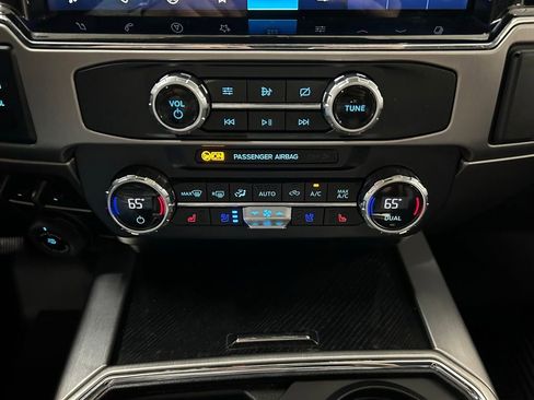 Certified 2022 Ford F450 Platinum w/ FX4 Off-Road Package AWD/4WD image 28