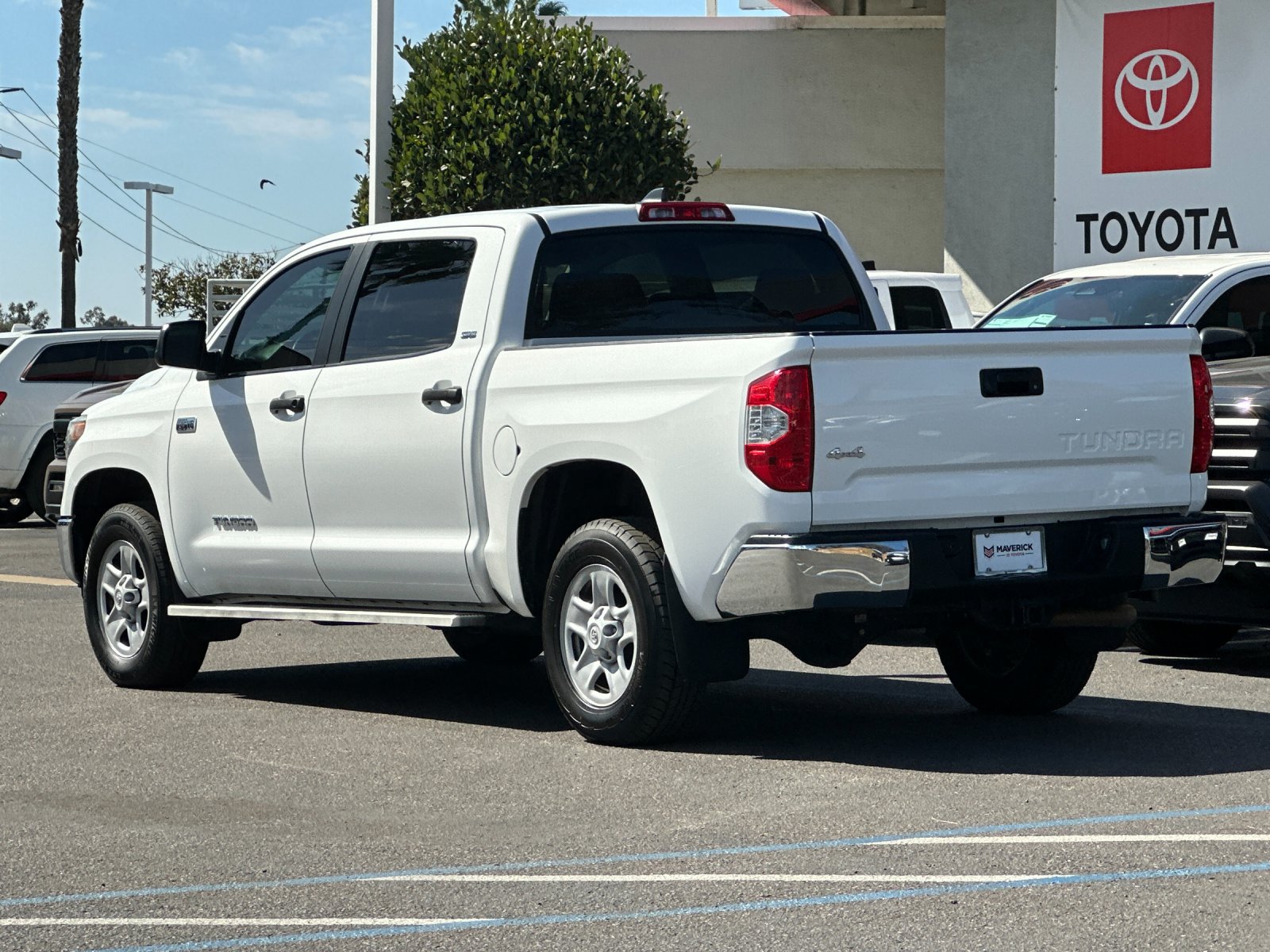 Used 2021 Toyota Tundra SR5 w/ SR5 Upgrade Package AWD/4WD image 3