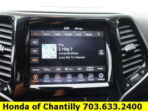 Used 2022 Jeep Cherokee Limited image 9