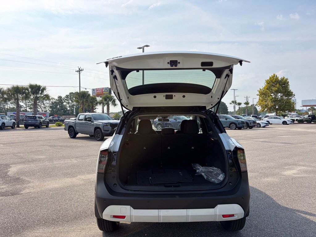 Used 2026 Nissan Kicks SV w/ Cold Weather Package FWD image 5
