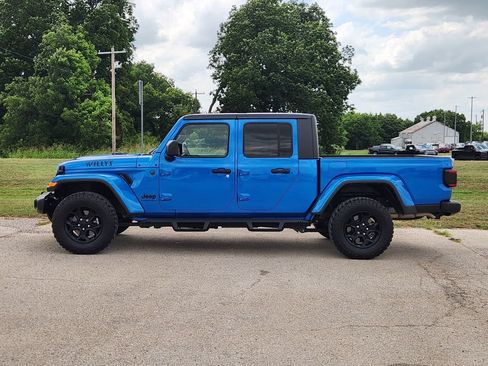 Used 2023 Jeep Gladiator Sport AWD/4WD image 4
