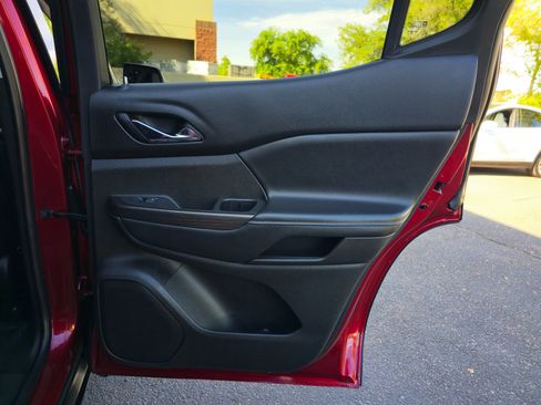 Used 2017 GMC Acadia SLT FWD image 32