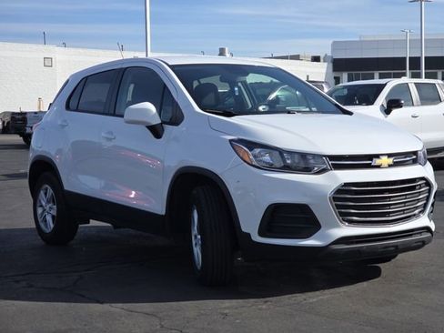 Used 2022 Chevrolet Trax LS w/ Tint and Cruise Package image 13