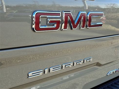 Used 2023 GMC Sierra 1500 AT4X image 34